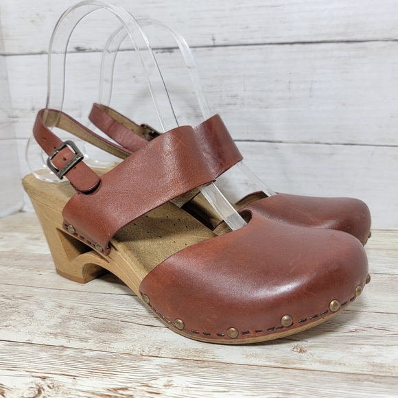 Dansko Shoes - Dansko Brown Leather Slingback Clogs